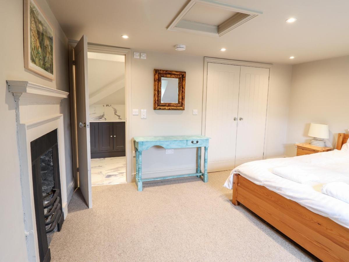 Rock House Apartment Newtown  Bagian luar foto